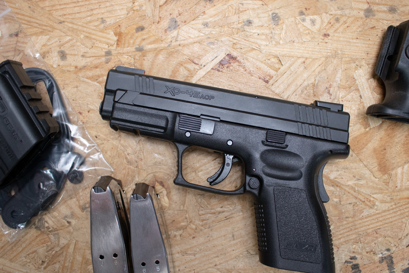 SPRINGFIELD XD-45 Compact 45ACP Police Trade-In Pistol with Two Mags, Holster, Speedloader